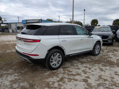 Used 2023 Lincoln Corsair FWD image 4