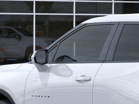 New 2025 Chevrolet Blazer LT image 36
