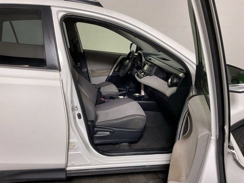Used 2013 Toyota RAV4 XLE AWD/4WD image 35
