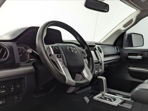 Used 2017 Toyota Tundra SR5 w/ SR5 Upgrade Package RWD image 18