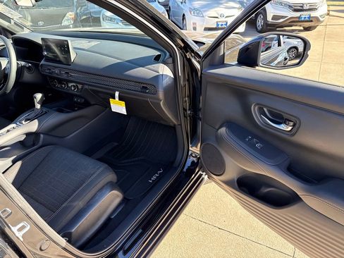 Certified 2026 Honda HR-V Sport image 23