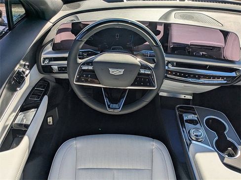 New 2026 Cadillac Lyriq Luxury image 17