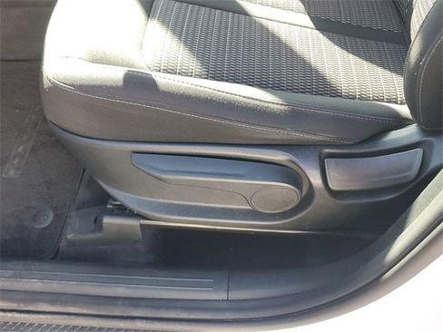 Used 2023 Kia Sorento LX image 17