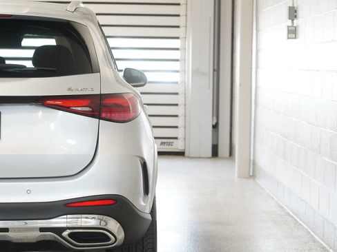 Certified 2025 Mercedes-Benz GLC 350e 4MATIC image 10
