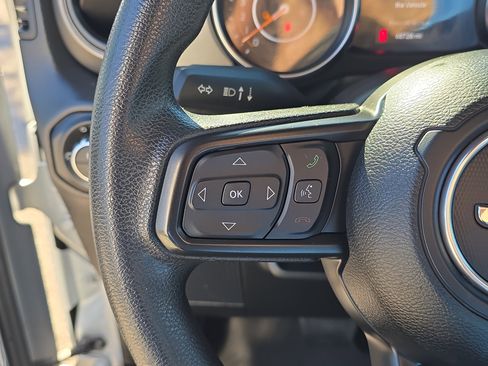 Used 2022 Jeep Gladiator Sport image 32