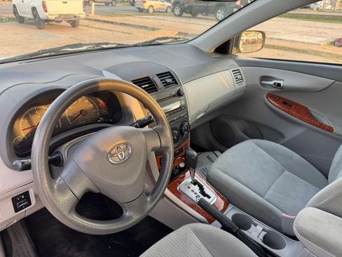 Used 2009 Toyota Corolla FWD image 6