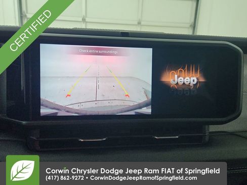 Certified 2025 Jeep Wrangler Sahara AWD/4WD image 24