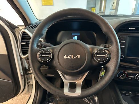 Used 2025 Kia Soul LX w/ LX Technology Package image 27