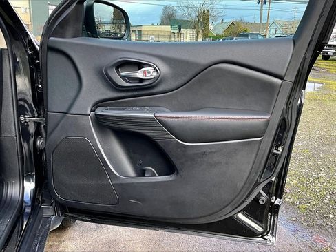 Used 2016 Jeep Cherokee Trailhawk w/ Leather Interior Group image 23