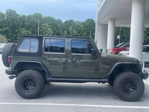 Used 2015 Jeep Wrangler Unlimited Sport w/ Max Tow Package AWD/4WD image 7