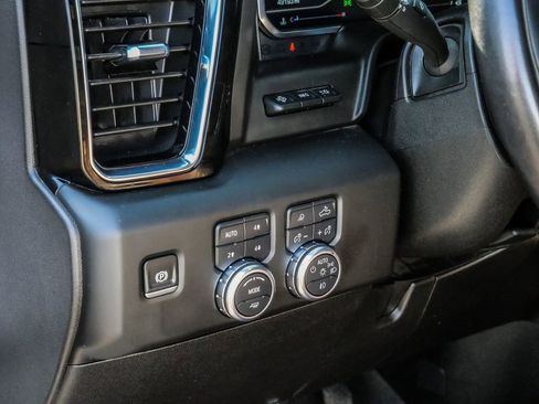 Used 2025 GMC Sierra 3500 Denali Ultimate AWD/4WD image 34
