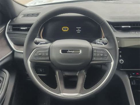 New 2026 Jeep Grand Cherokee Altitude image 23