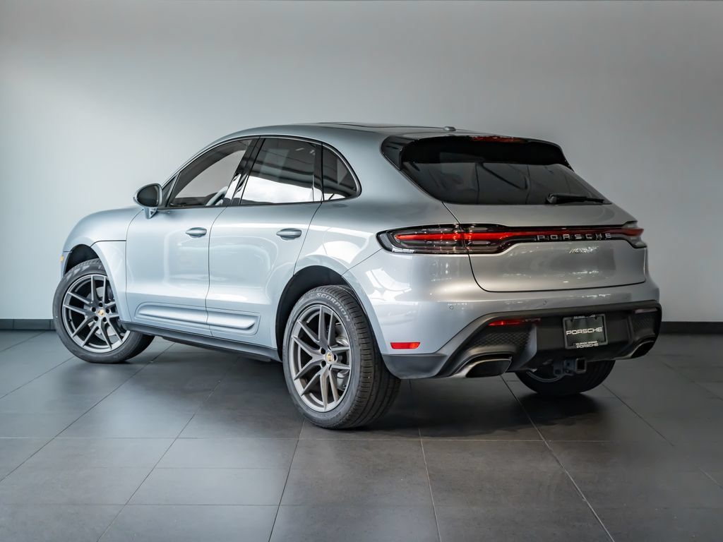 Certified 2026 Porsche Macan AWD/4WD image 3