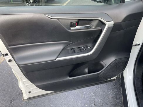 Used 2020 Toyota RAV4 XLE image 26