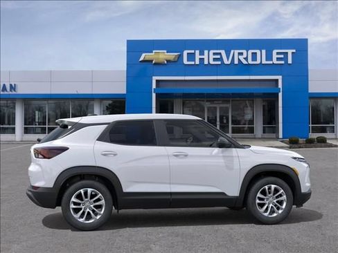 Used 2026 Chevrolet TrailBlazer LS w/ LS Convenience Package FWD image 5