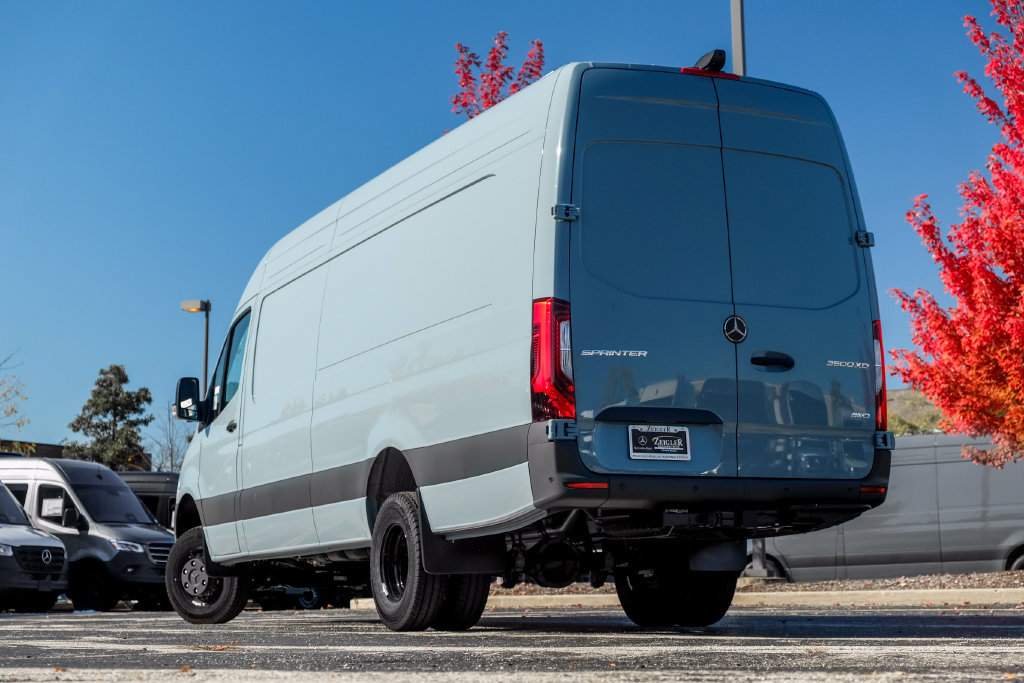 New 2027 Mercedes-Benz Sprinter 3500 image 2