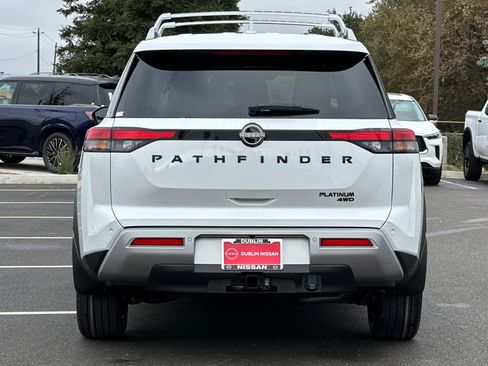 New 2025 Nissan Pathfinder Platinum image 5