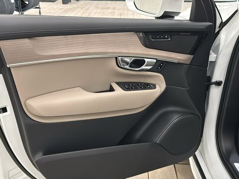New 2026 Volvo XC90 T8 Plus w/ Protection Package Premier image 21