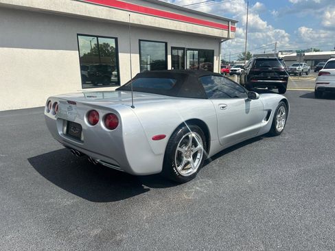 Used 1998 Chevrolet Corvette Convertible RWD image 5