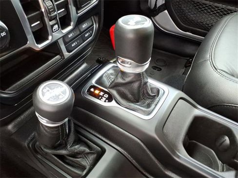 Used 2023 Jeep Wrangler Altitude image 23