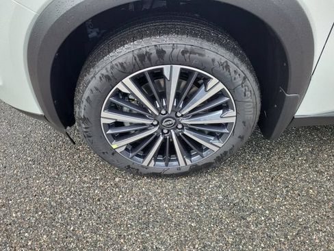 New 2026 Nissan Pathfinder Platinum AWD/4WD image 5