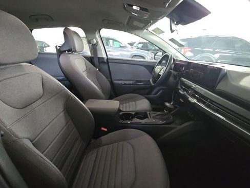 Used 2025 Kia K4 EX FWD image 15