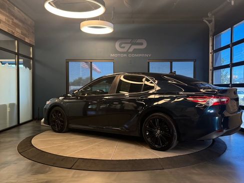 Used 2019 Toyota Camry LE FWD image 5