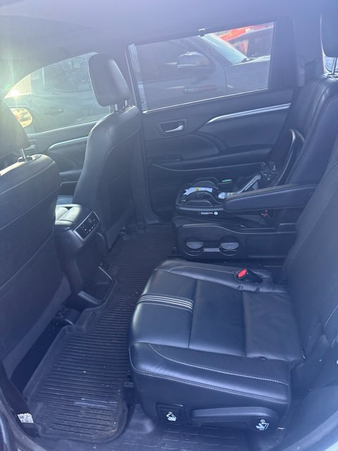 Used 2018 Toyota Highlander SE AWD/4WD image 9