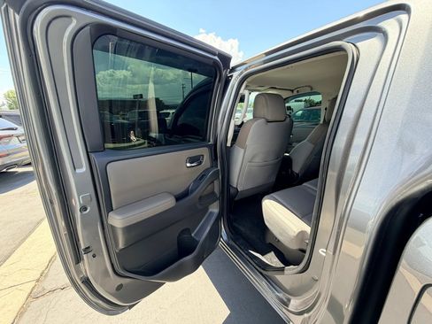 Used 2022 Nissan Frontier SV w/ Technology Package AWD/4WD image 19
