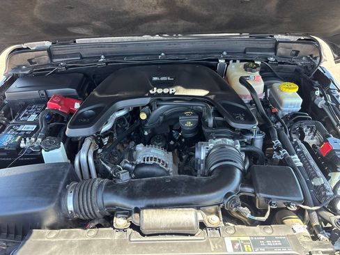 Used 2019 Jeep Wrangler Unlimited Sport S AWD/4WD image 30