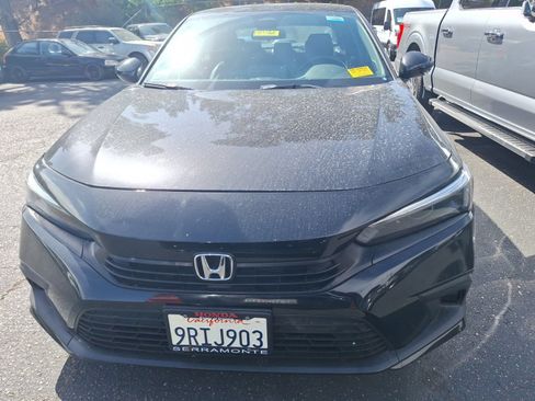 Used 2022 Honda Civic Sport image 2
