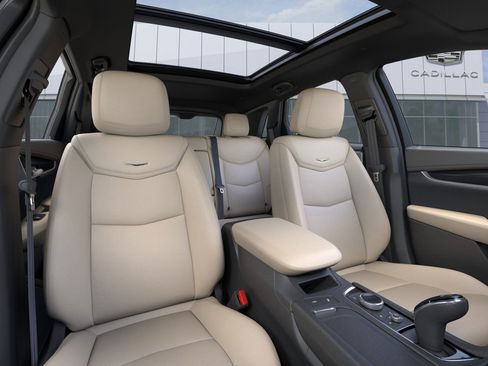 New 2026 Cadillac XT5 Sportv w/ LPO, Floor Liner Package image 16