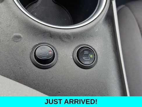 Used 2021 Toyota Camry LE w/ Convenience Package image 25