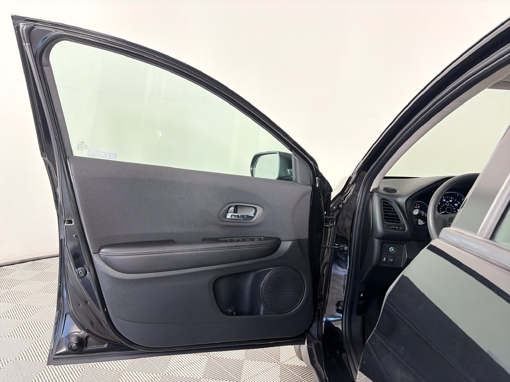 Used 2021 Honda HR-V LX image 10