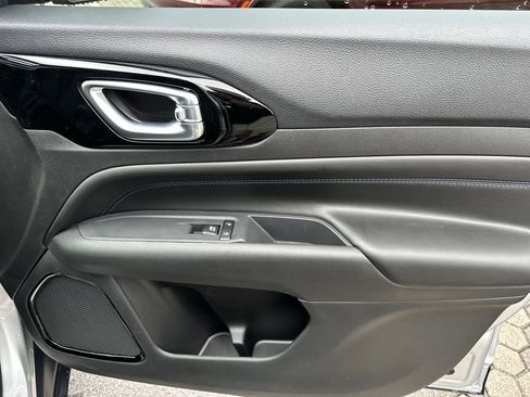 New 2026 Jeep Compass Limited image 40