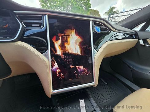 Used 2015 Tesla Model S 70 image 64