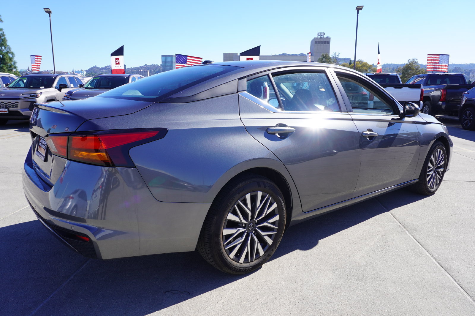Used 2026 Nissan Altima 2.5 SV FWD image 6