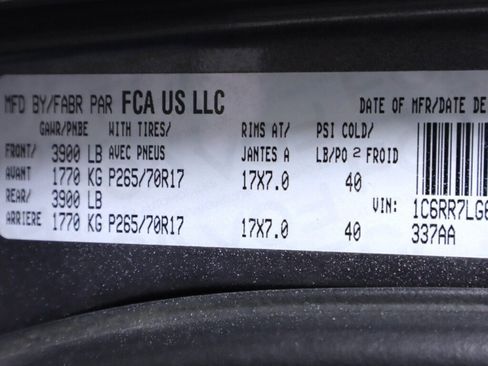 Used 2018 RAM 1500 Classic SLT AWD/4WD image 44