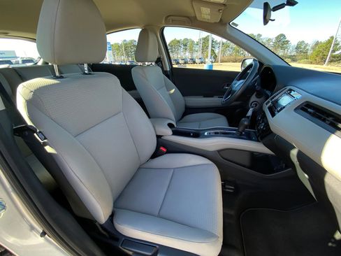 Used 2021 Honda HR-V LX image 14
