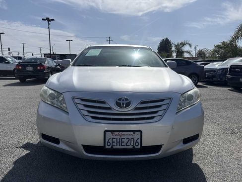 Used 2009 Toyota Camry FWD image 3
