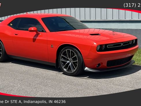 Used 2016 Dodge Challenger R/T Scat Pack image 1