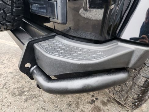 Used 2017 Jeep Wrangler Unlimited Sahara AWD/4WD image 47