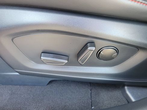 Certified 2025 Ford Explorer ST-Line w/ Premium Package RWD image 19