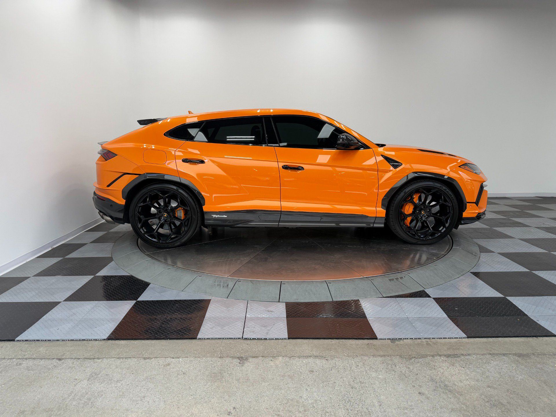 Used 2024 Lamborghini Urus Performante AWD/4WD image 31
