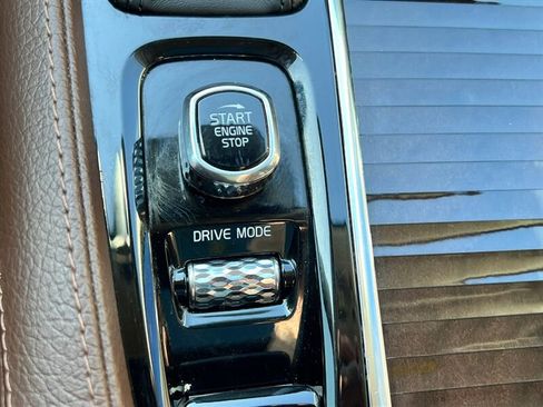 Used 2019 Volvo XC90 T6 Momentum w/ Advanced Package image 38