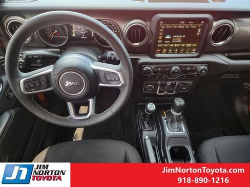 Used 2023 Jeep Wrangler Unlimited Sahara AWD/4WD image 27