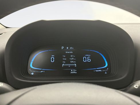 Used 2023 Hyundai Venue SEL image 9