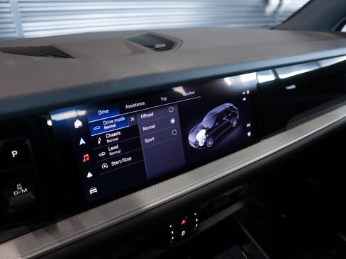 Certified 2025 Porsche Cayenne image 20