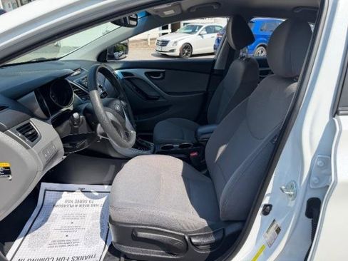 Used 2016 Hyundai Elantra SE FWD image 16