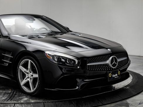 Used 2017 Mercedes-Benz SL 550 image 29